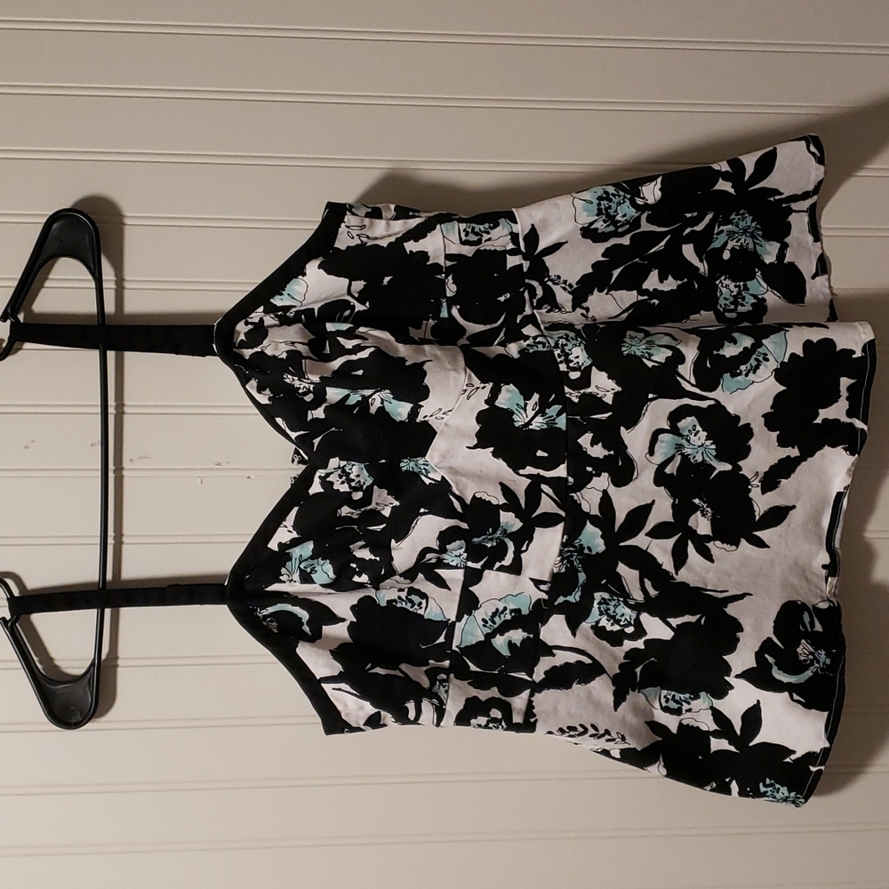 Torrid floral print top